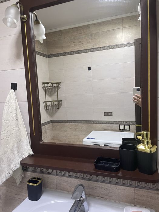 Продам туалетный шкаф зеркало