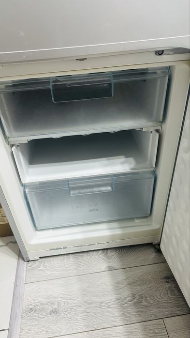 холодильник беко продаем с переездом