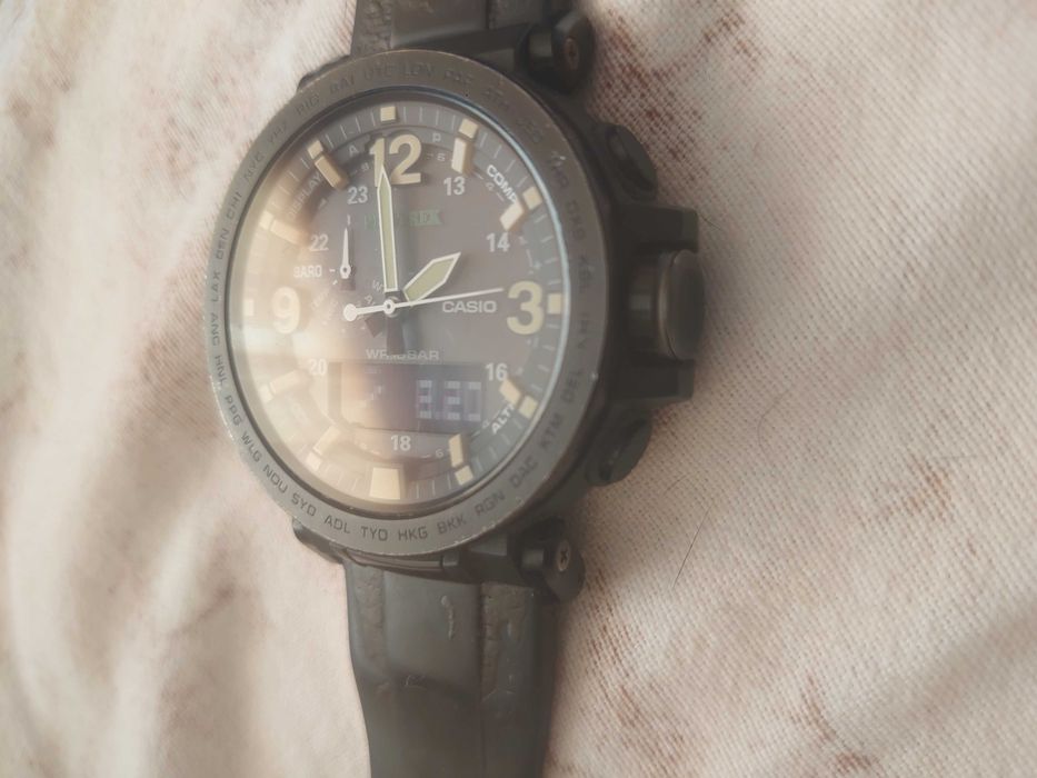 Часовник Casio Pro Trek