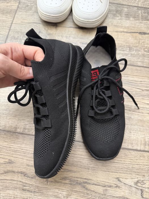 Кроссовки в сеточку на лето