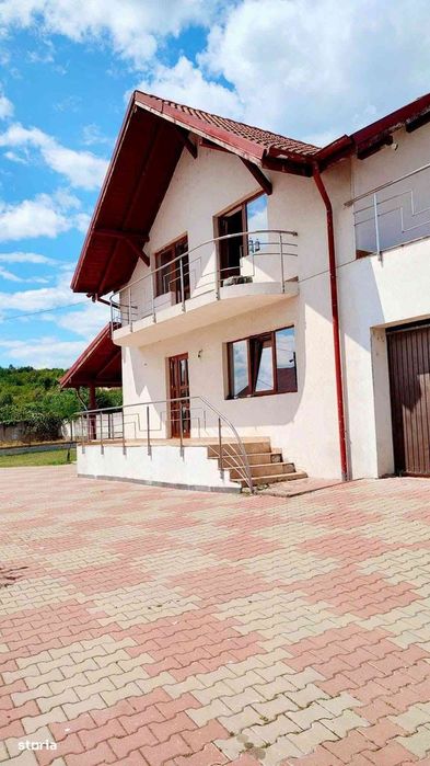 Casă De Vânzare În Budești,Sat Racovița, Vl. 147.500 E
La 5 Km De Oraș