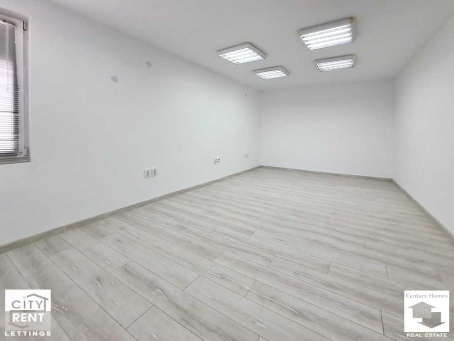 Дава се под наем Офис в Велико Търново, Център - 156 кв.м за 1000 € - Снимка #1