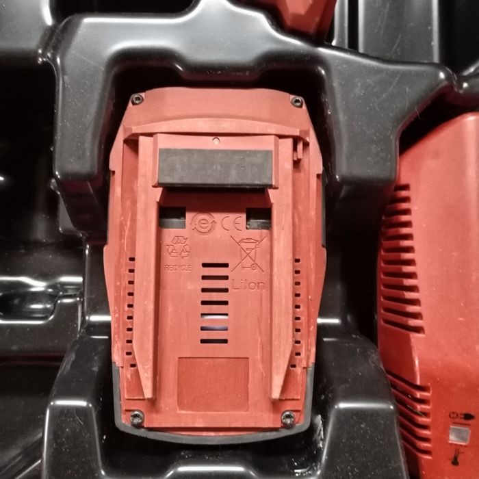 Vand foarfeca de taiat tabla pe acumulatori Hilti SPN 6-A22 folosita e