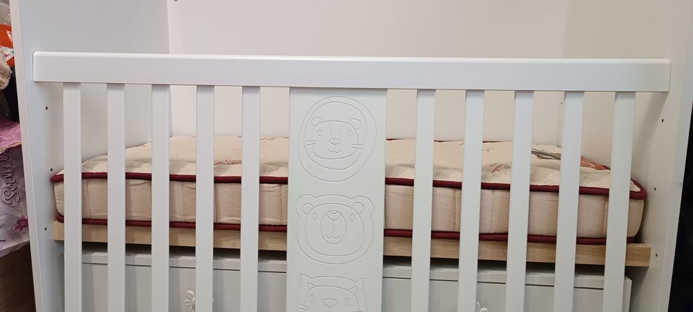 Детска люлееща се кошара