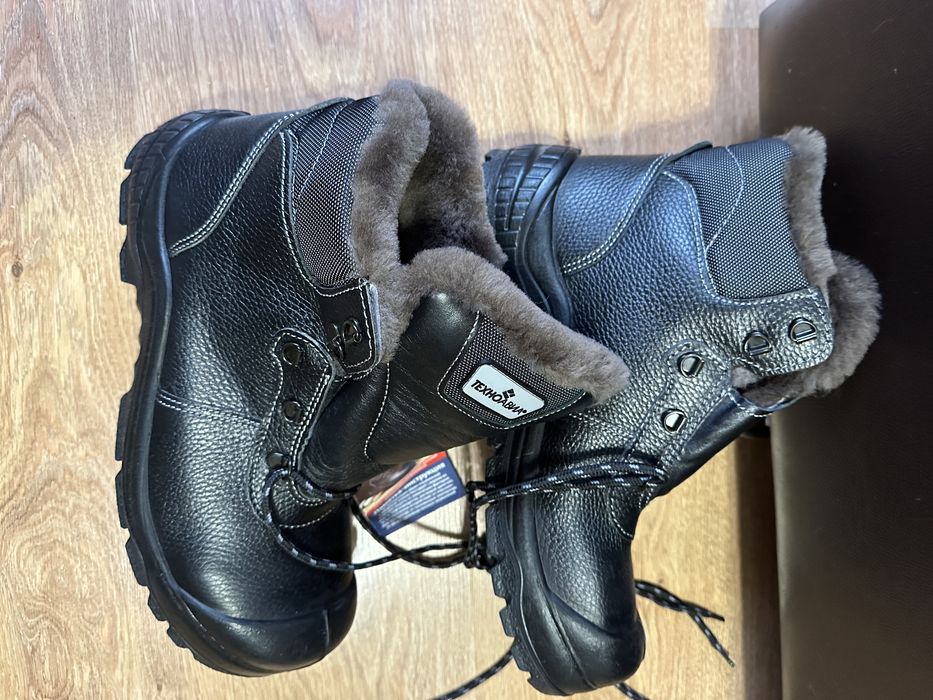 Продам зимние рабочие ботинки