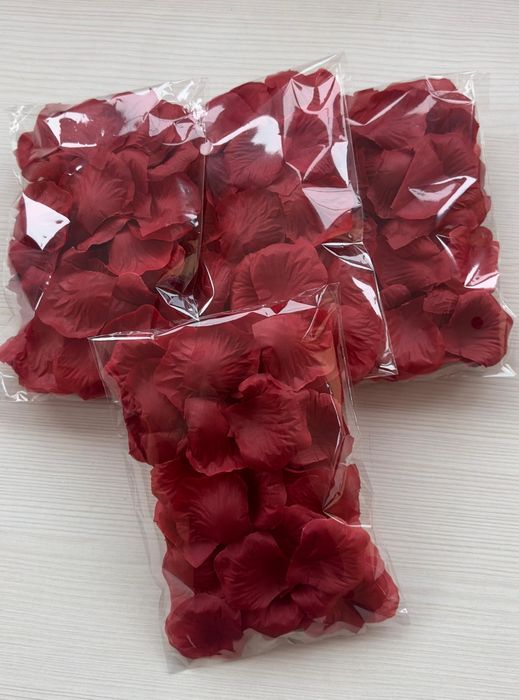 Искусственные лепестки роз