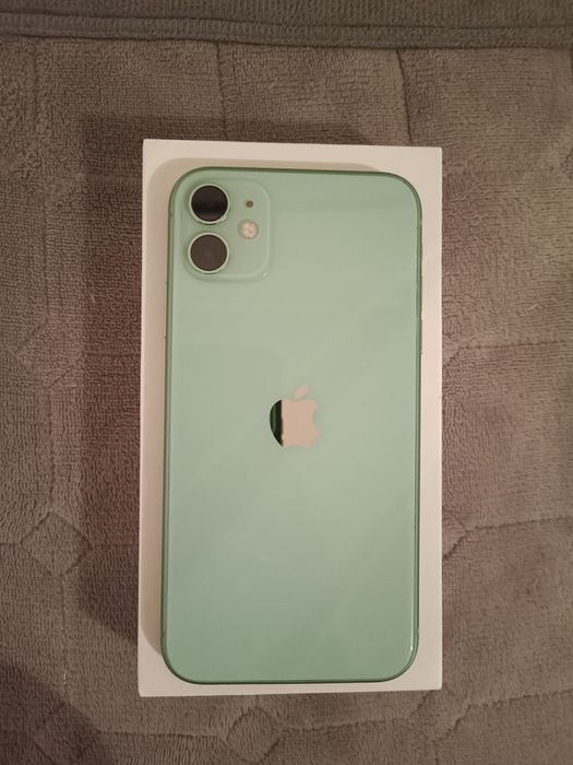 iPhone 11.     128 GB.