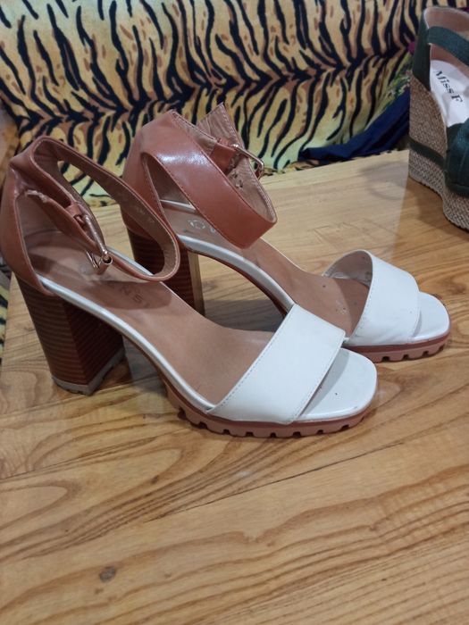 Женская обувь в хорошем состоянии