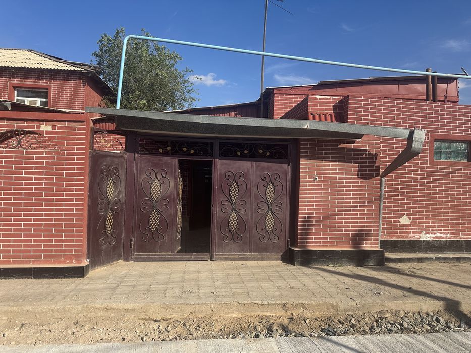 Дом продается в центре города Нукус