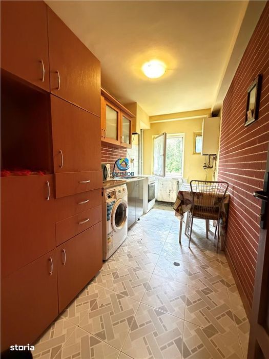 Vanzare apartament 2 camere decomandat, etaj 1, intrare Racadau