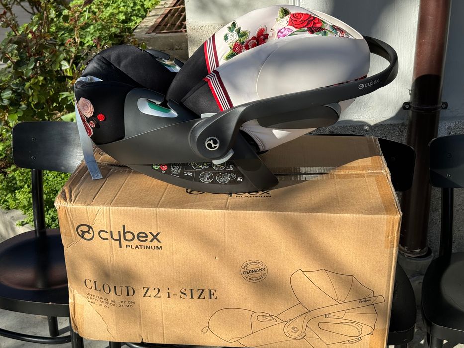 Бебешка количка Cybex Platinum E Priam 4 Rose Gold Spring Blossom Light с електрическо задвижване.