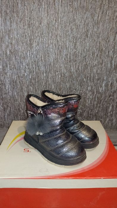 Продам обувь б/у на девочку