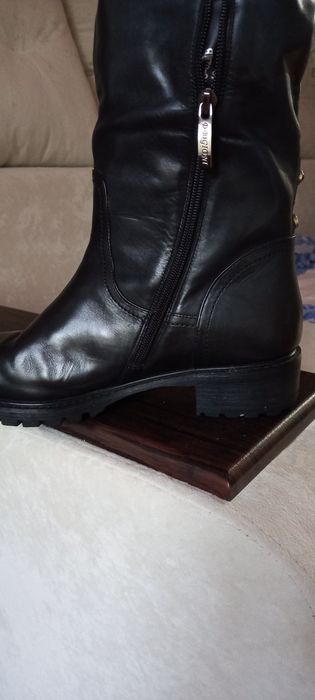 Продам  классные  сапоги