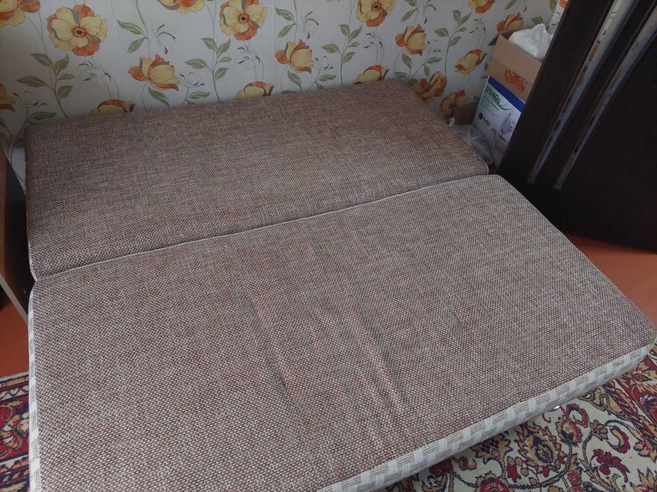 Продам диван в хорошем состоянии