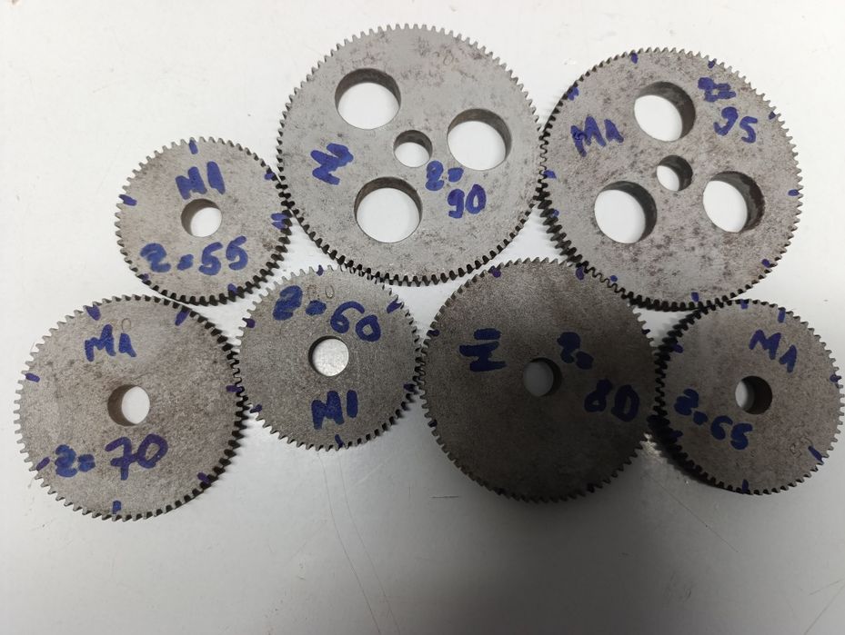 Roți dințate/pinioane de lira strung mic Ludos • OLX.ro