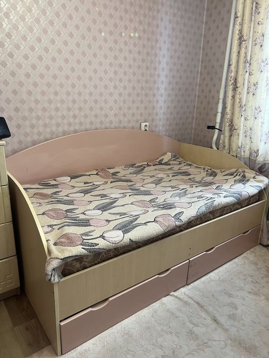 продам шкаф и кровать.