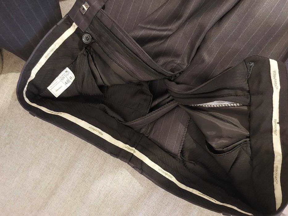 Costum Barbat Gri cu Dungi Masura 48