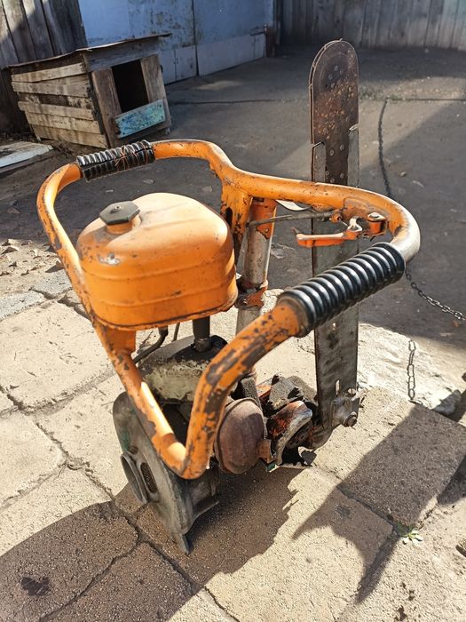 Продам бензопилу