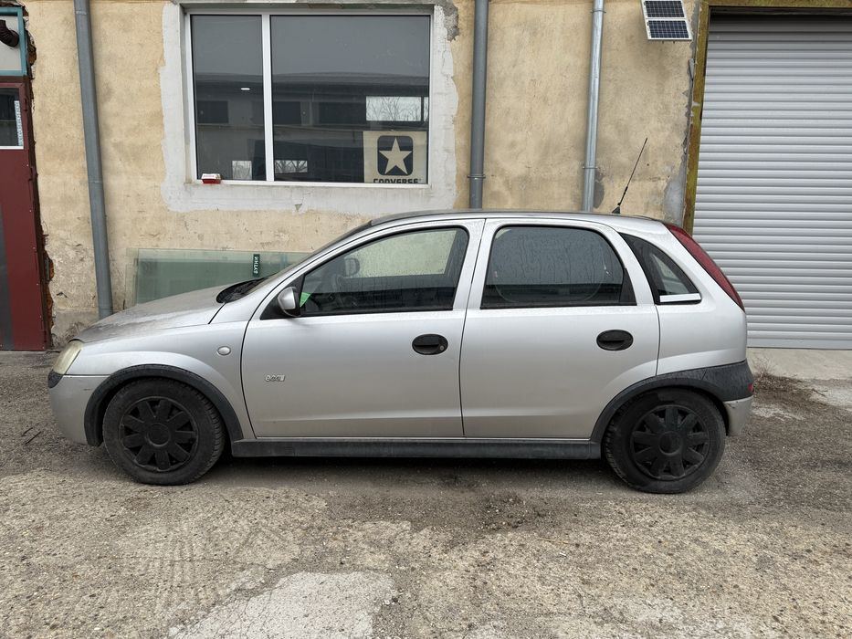 Opel Corsa C 1.0 на части