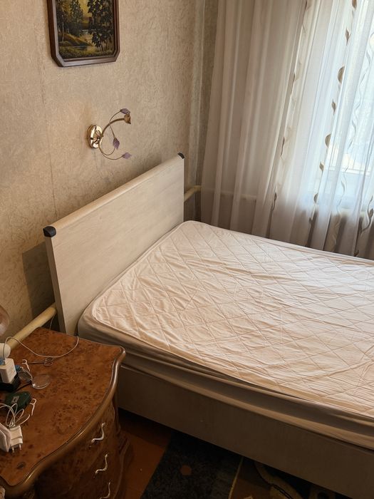 Кровать почти новая