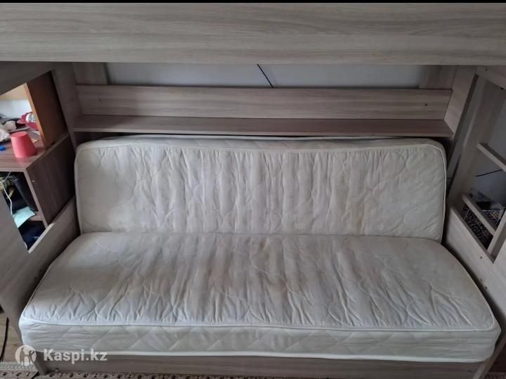 Двухъярусная кровать