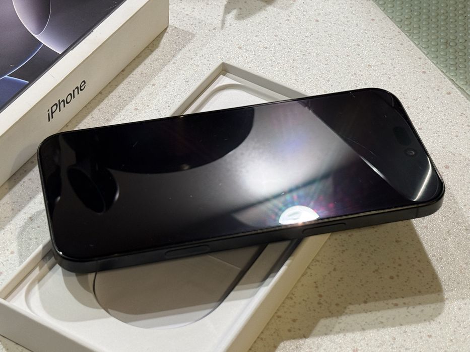 iPhone 16 Pro Max 256GB Black Titanium - 92% Батерия, Като НОВ.