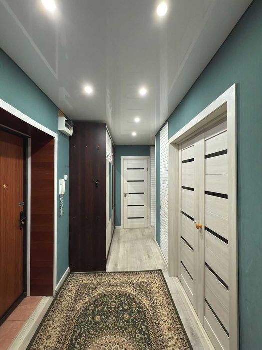 продается 2 ком квартира район 22 школа