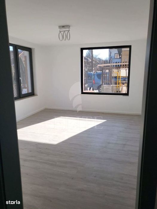 Apartament 3 camere în zona SEMICENTRAL