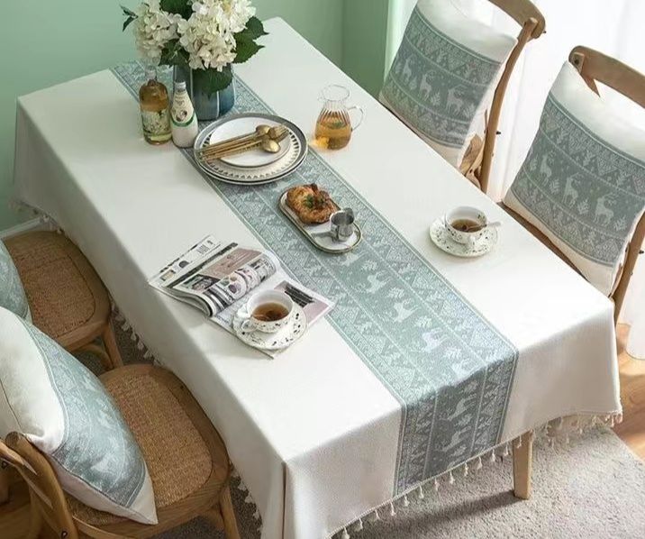 Скатерти новые новые.
