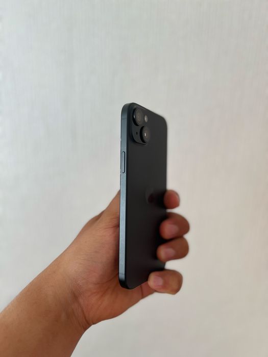 Продам iPhone 15 Plus 128