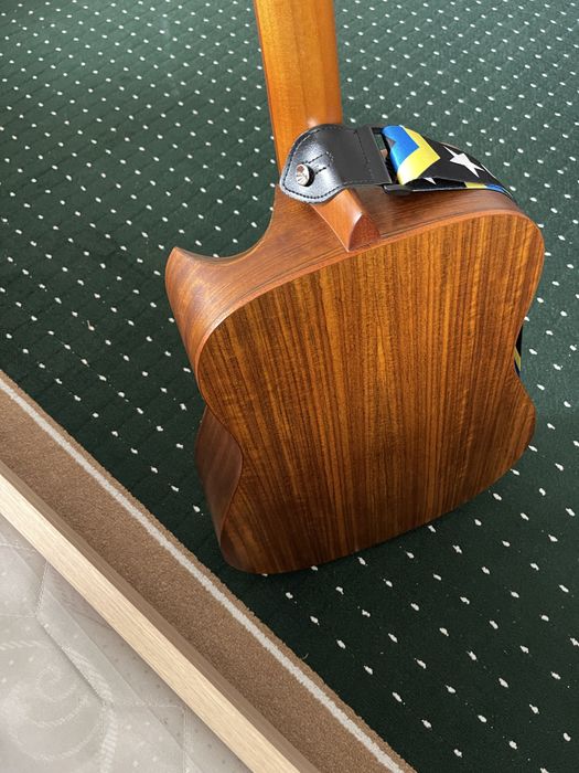 Gitara sotiladi (akustik)