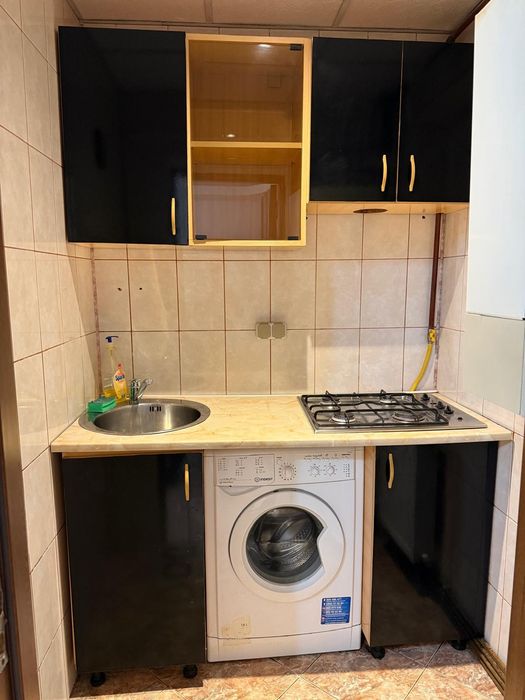 Închiriez garsoniera
