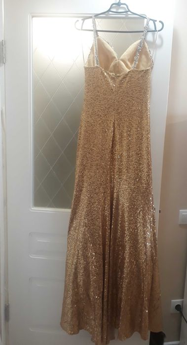 Платье из золотых пайеток