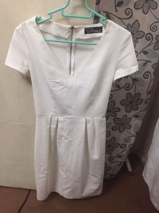 СРОЧНО ПРОДАМ женские платья