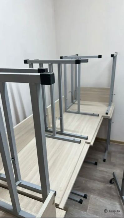 Продаю Школьные парты