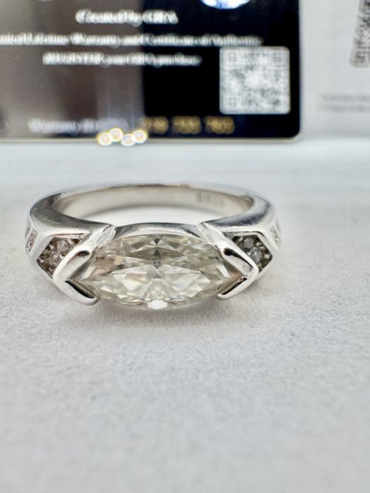 Сребърен пръстен с мойсанит (Диамант) 1 карат