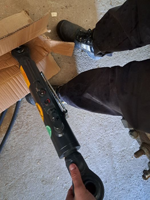 Хидравличен  цилиндър за трактор