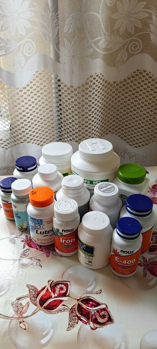 Продам банки от витаминов