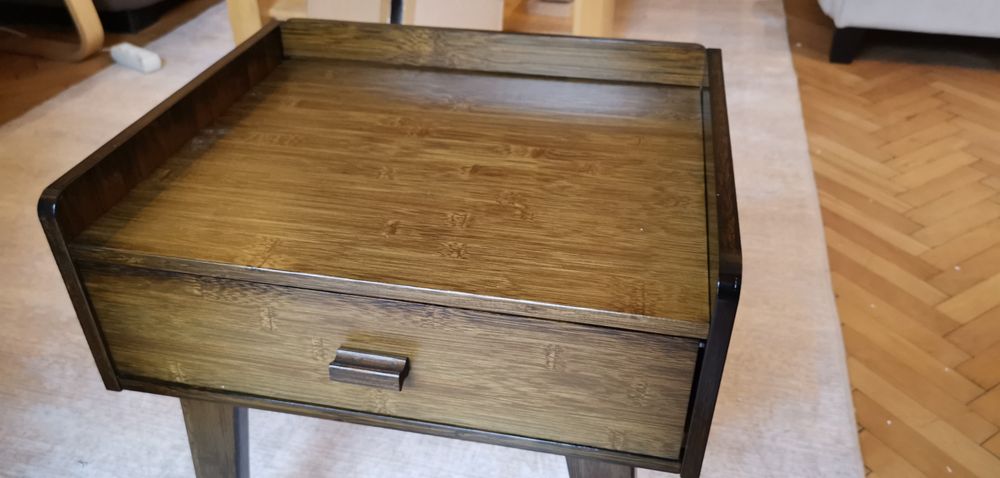 Нощни шкафчета от бамбук цвят орех с едно чекмедже