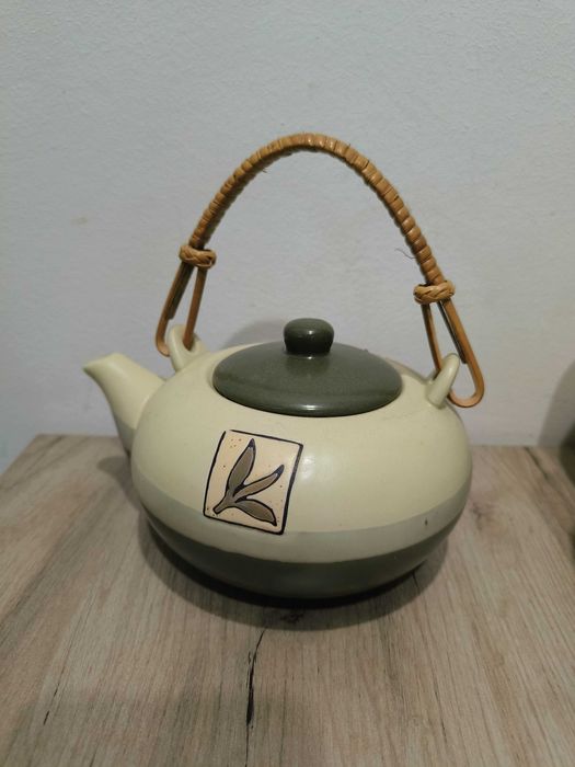 Ceainic Agatha's Bester, 473 ml, Crown Ceramics, mâner din răchită