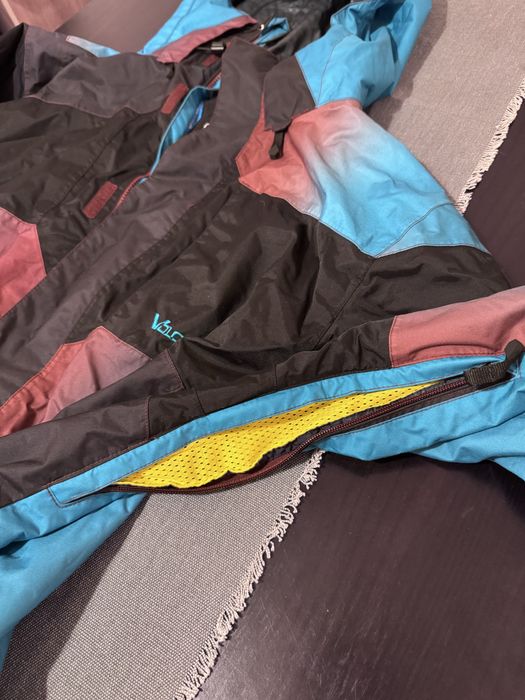 Сноуборд яке Volcom XL
