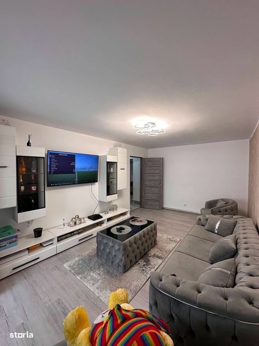 De vanzare apartament cu 3 camere si balcon, etajul 2, renovat, 70mp