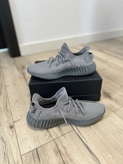 Yeezy 350 V2 Steel grey