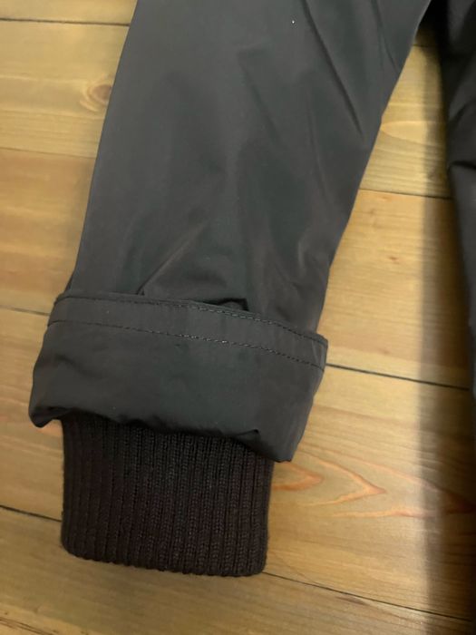 Тъмно кафяво яке