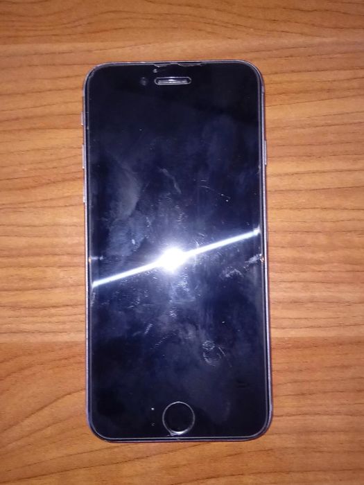 Vând telefon iphone 6s