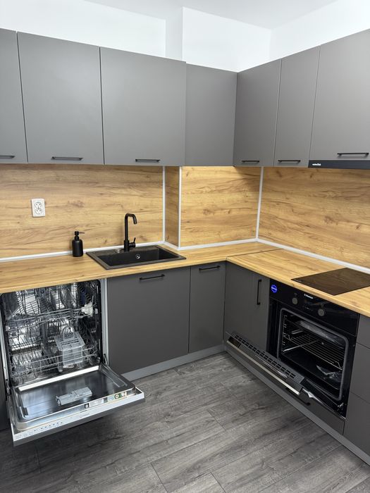 Дава се под наем Двустаен апартамент в Пловдив, Остромила - 70 кв.м за 459 € - Снимка #3