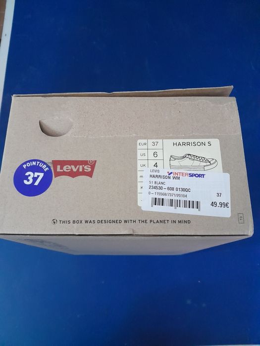 Teniși super firmă Levi's,măsura 37.