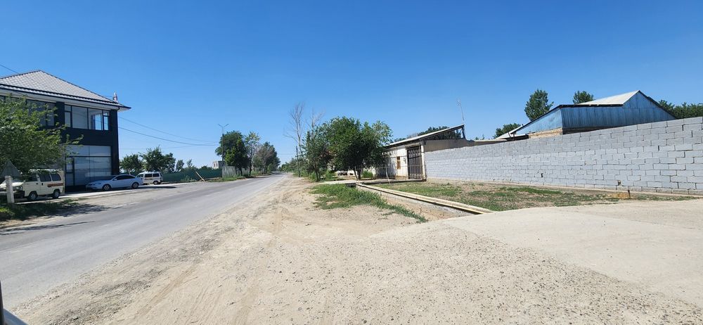 м 37 йул ёнида 13 сотих турар жой сотилади запчаст бозор бораверишда