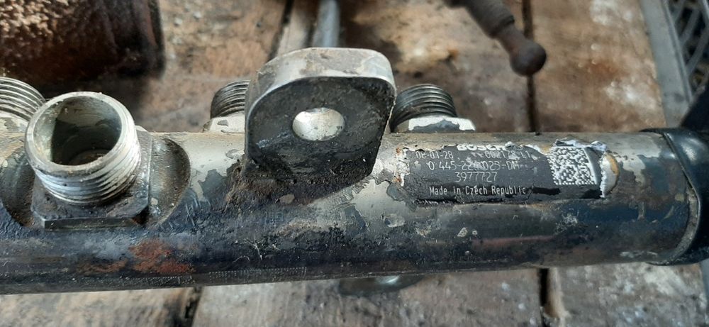 Rampa inalta presiune motor Cummins/Daf Bosch 0445224025