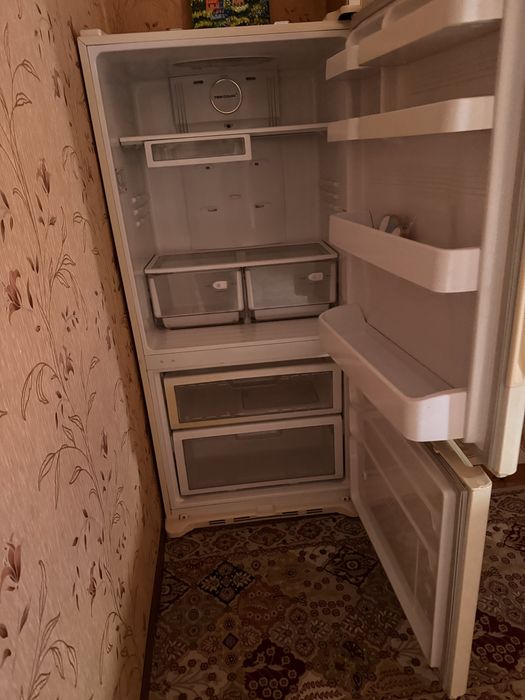 Продаем холодильник